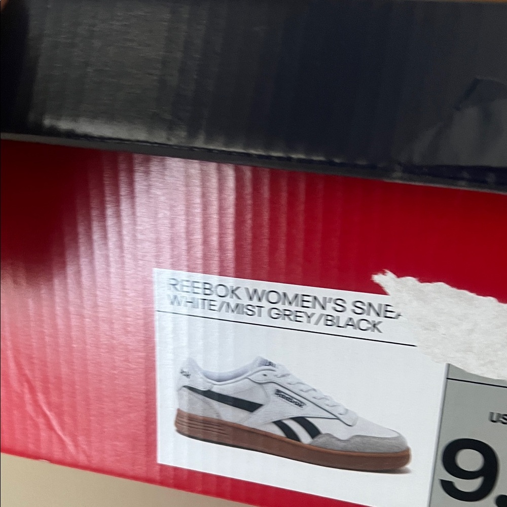 NEW!! Reebok Women's White/Mist Grey/Black classic ,Sneakers in Size 9.5 - Picture 10 of 15